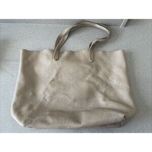 Cuyana Classic Gray Pebbled Leather Large Tote Bag shoulder